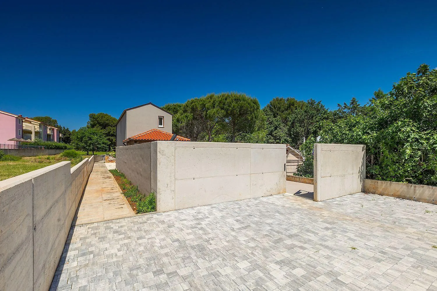 250 Meter Zum Strand Mit Privatpool, Bbq, Klima Premantura Holiday home